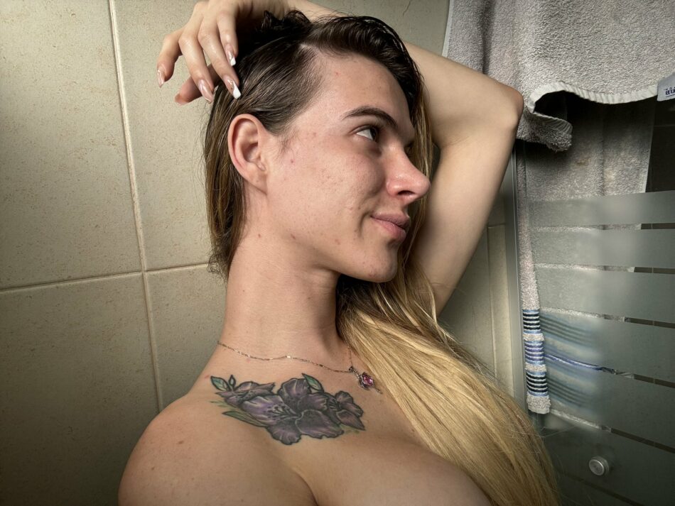 Myleni Adriana 26