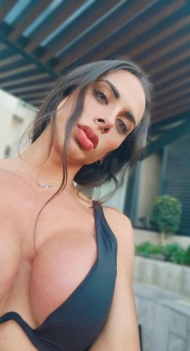 Alejandra 69