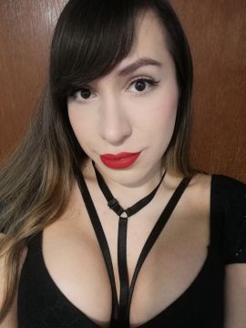 Pamela Diaz 32