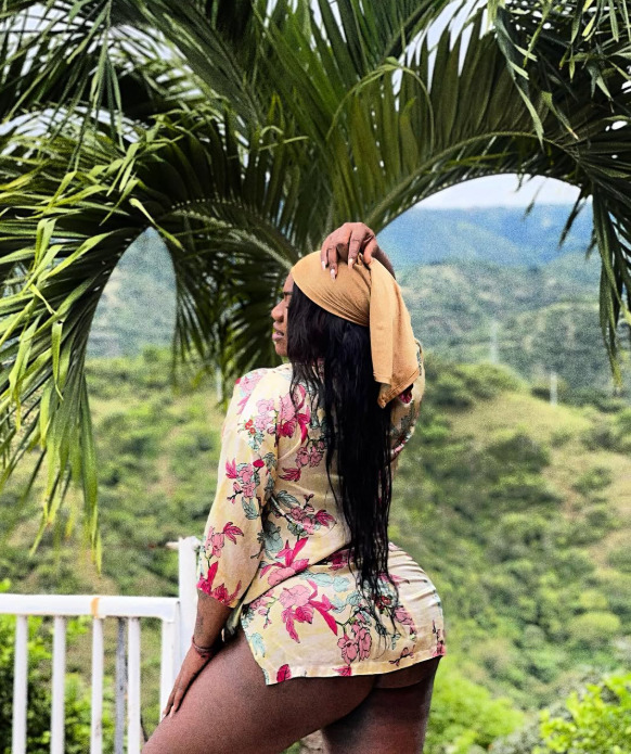 Safiro Colombiana 24