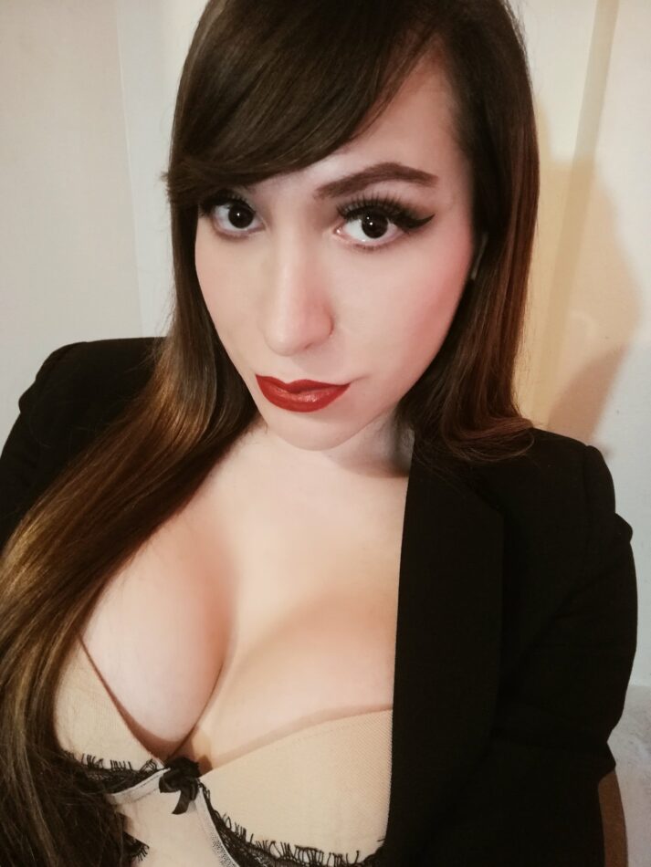 Pamela Diaz 37