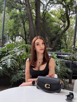 Leyah 10