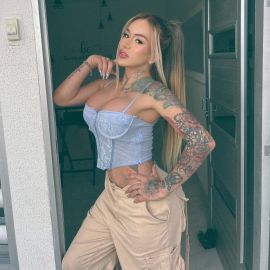 Andrea 19